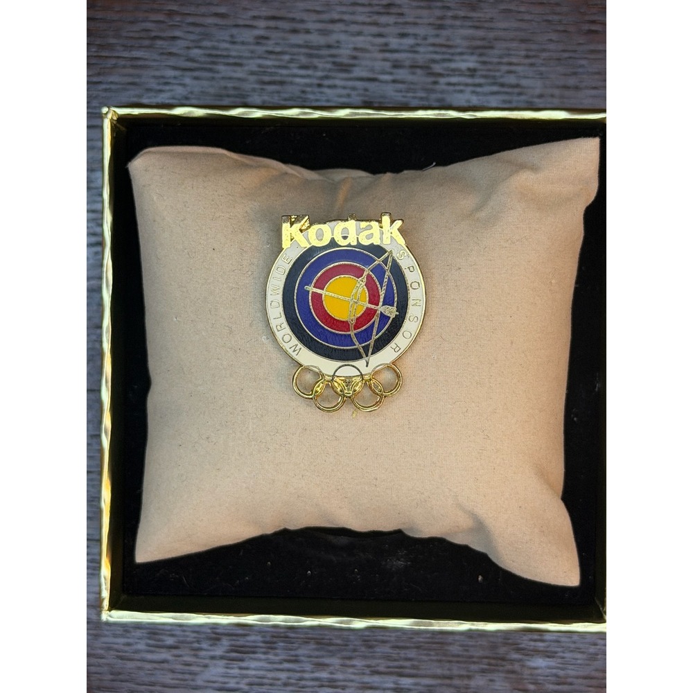 Kodak Archery Atlanta 1996 Olympic Games Worldwide Sponsor Fan Pin Gold Tone